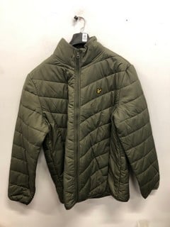 Lot 1050  
            Nottingham SR9 - Delivery Only 

                
LYLE & SCOTT GREEN PUFFER JACKET UK SIZE XL