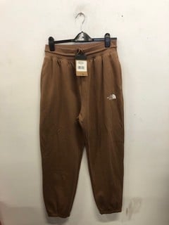 Lot 1068  
            Nottingham SR9 - Delivery Only 

                
THE NORTH FACE MENS ESSENTIAL RELAXED STRAIGHT JOGGER UK SIZE M