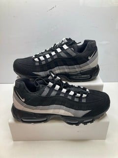 Lot 106  
            Nottingham SR9 - Delivery Only 

                
NIKE AIR MAX 95 TT TRAINERS UK SIZE 9
