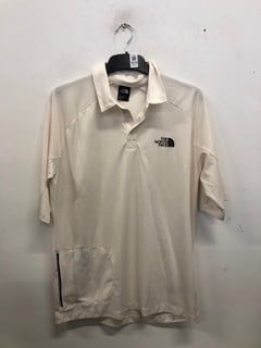 Lot 1075  
            Nottingham SR9 - Delivery Only 

                
THE NORTH FACE WHITE SPORTS POLO SHIRT UK SIZE M