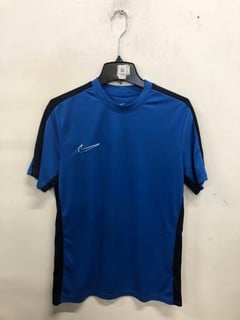 Lot 1088  
            Nottingham SR9 - Delivery Only 

                
NIKE BLUE DRI-FIT T-SHIRT UK SIZE L
