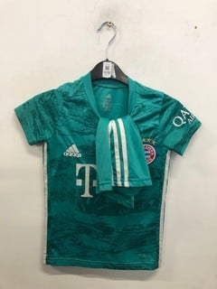 Lot 1092  
            Nottingham SR9 - Delivery Only 

                
KIDS ADIDAS BAYERN MUNICH 2019/20 NEUER 1 GOALKEEPER HOME JERSEY UK SIZE 104-116