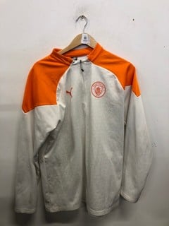 Lot 1105  
            Nottingham SR9 - Delivery Only 

                
PUMA MANCHESTER CITY 1/4 ZIP TRAINING TOP UK SIZE L