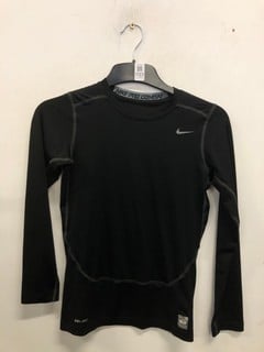 Lot 1123  
            Nottingham SR9 - Delivery Only 

                
NIKE PRO COMBAT DRI-FIT BLACK COMPRESSION TOP UK SIZE XL