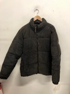 Lot 1163  
            Nottingham SR9 - Delivery Only 

                
HOLLISTER PUFFER COAT UK SIZE M