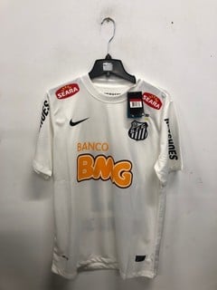 Lot 1168  
            Nottingham SR9 - Delivery Only 

                
SANTOS FOOTBALL JERSEY UK SIZE L