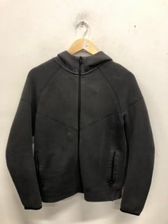 Lot 1170  
            Nottingham SR9 - Delivery Only 

                
NIKE TECH FLEECE JACKET UK SIZE XL