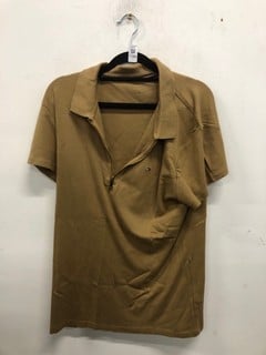 Lot 1186  
            Nottingham SR9 - Delivery Only 

                
TOMMY HILFIGER SLIM FIT QUARTER ZIP TEE UK SIZE XXL