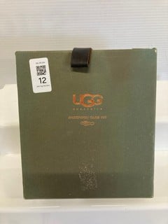 Lot 12  
            Nottingham SR9 - Delivery Only 

                
UGG SHEEPSKIN CARE KIT