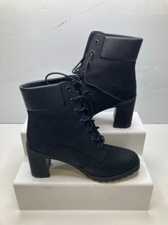 Lot 130  
            Nottingham SR9 - Delivery Only 

                
TIMBERLAND ALLINGON 6 INCH BLACK NUBUCK BOOTS UK SIZE 6