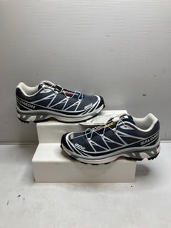 Lot 143  
            Nottingham SR9 - Delivery Only 

                
SALOMON LAB T-6 TRAINERS UK SIZE 8.5