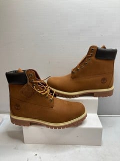 Lot 145  
            Nottingham SR9 - Delivery Only 

                
TIMBERLAND PREMIUM 6 INCH LACE WATERPROOF DARK WHEAT NUBUCK BOOTS UK SIZE 9