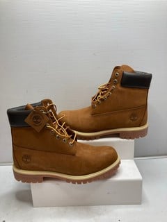 Lot 146  
            Nottingham SR9 - Delivery Only 

                
TIMBERLAND PREMIUM 6 INCH LACE WATERPROOF DARK WHEAT NUBUCK BOOTS UK SIZE 8.5