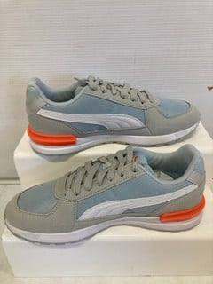 Lot 22  
            Nottingham SR9 - Delivery Only 

                
PUMA GRAVITON JR WHITE/GREY TRAINERS UK SIZE 5