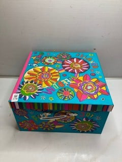 Lot 278  
            Nottingham SR9 - Delivery Only 

                
LUSH ADVENT CALENDAR