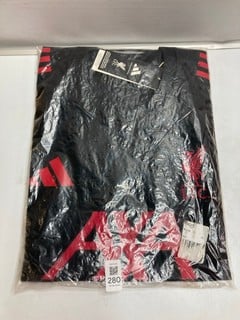 Lot 280  
            Nottingham SR9 - Delivery Only 

                
LFC TRACKSUIT JERSEY UK SIZE XL