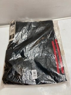 Lot 281  
            Nottingham SR9 - Delivery Only 

                
LFC SHORTS UK SIZE 2XL