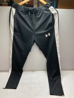 Lot 282  
            Nottingham SR9 - Delivery Only 

                
MEN'S UNDER ARMOUR TRACKSUIT