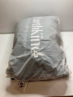 Lot 295  
            Nottingham SR9 - Delivery Only 

                
EARTH KING DREAM PILLOW