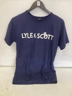 Lot 39  
            Nottingham SR9 - Delivery Only 

                
LYLE AND SCOTT T SHIRT SIZE S