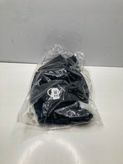 Lot 492  
            Nottingham SR9 - Delivery Only 

                
ENDURA WOMENS LOOP WAIST SHORT BLACK UK SIZE L