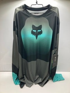 Lot 518  
            Nottingham SR9 - Delivery Only 

                
QTY OF BICYCLE CLOTHING ITEMS INC ENDURA ONE CLAN RAGLAN L/S T-SHIRT UK SIZE S