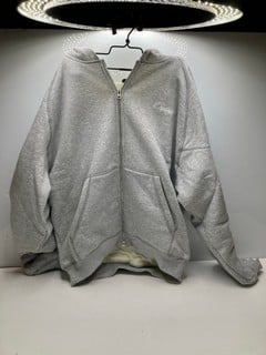 Lot 583  
            Nottingham SR9 - Delivery Only 

                
2 X CORTEZ CLOTHING ITEMS INC HMP GREY TRACKSUIT UK SIZE M