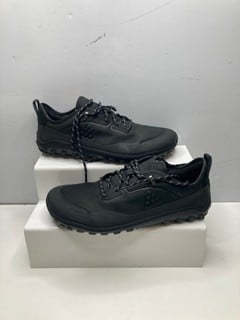 Lot 589  
            Nottingham SR9 - Delivery Only 

                
VIVO TRACKER LEATHER AT LOW MENS BLACK TRAINERS UK SIZE 7