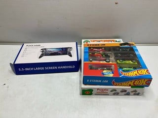 Lot 619  
            Nottingham SR9 - Delivery Only 

                
3 X ITEMS INC BLACK HAWK 5.5" LARGE HANDHELD GAMING SCREEN