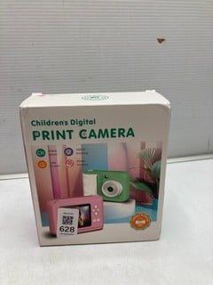 Lot 628  
            Nottingham SR9 - Delivery Only 

                
CHILDRENS DIGITAL PRINT CAMERA