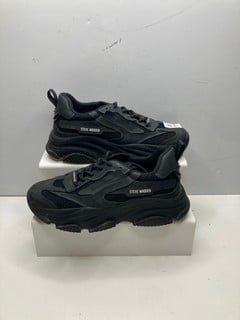Lot 689  
            Nottingham SR9 - Delivery Only 

                
STEVE MADDEN BLACK TRAINERS SIZE UNKNOWN