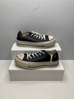 Lot 693  
            Nottingham SR9 - Delivery Only 

                
CONVERSE ALL STARS LOW TOP BLACK TRAINERS UK SIZE 3