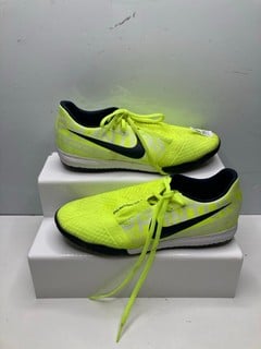 Lot 726  
            Nottingham SR9 - Delivery Only 

                
NIKE PHANTOM VENOM YELLOW ASTRO TRAINERS UK SIZE 7