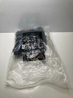 Lot 731  
            Nottingham SR9 - Delivery Only 

                
THE NORTH FACE MOUNTAIN DOWN GORE-TEX BLACK JACKET UK SIZE S