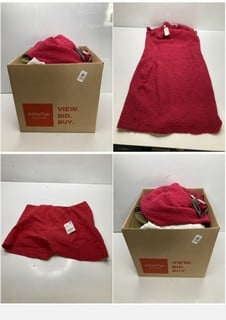 Lot 766  
            Nottingham SR9 - Delivery Only 

                
BOX OF PREMIUM CLOTHING ITEMS IN VARIOUS BRANDS & DESIGNS APPROX TOTAL RRP: £300