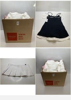 Lot 777  
            Nottingham SR9 - Delivery Only 

                
BOX OF PREMIUM CLOTHING ITEMS IN VARIOUS BRANDS & DESIGNS APPROX TOTAL RRP: £300