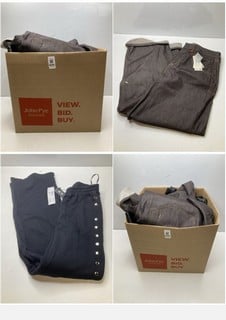 Lot 899  
            Nottingham SR9 - Delivery Only 

                
BOX OF PREMIUM CLOTHING ITEMS IN VARIOUS BRANDS & DESIGNS APPROX TOTAL RRP: £300