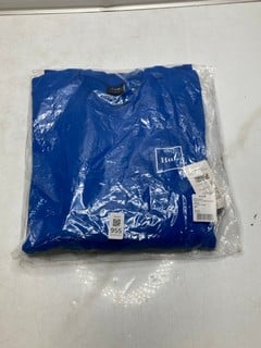 Lot 955  
            Nottingham SR9 - Delivery Only 

                
HUF ESSENTIALS DOMESTIC BLUE LOGO CREWNECK UK SIZE S