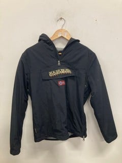 Lot 966  
            Nottingham SR9 - Delivery Only 

                
NAPAPIJRI NAVY BLUE 1/4 ZIP JACKET SIZE UNKNOWN