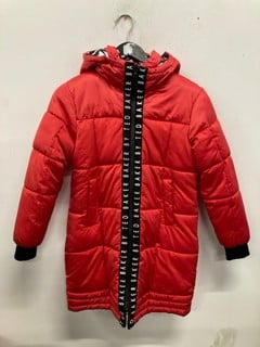 Lot 968  
            Nottingham SR9 - Delivery Only 

                
KIDS TED BAKER RED TRENCH COAT UK SIZE 10 YEARS