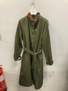 Lot 996  
            Nottingham SR9 - Delivery Only 

                
JOULES GREEN TRENCH COAT UK SIZE 16