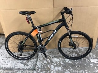 Lot 103  
            Nottingham SR1 - Collection Only 

                
TREK 4 SERIES MOUNTAIN BIKE - MPSS3328471 (COLLECTION ONLY)