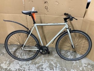 Lot 142  
            Nottingham SR1 - Collection Only 

                
6KU HYBRID BIKE - MPSS03001838 (COLLECTION ONLY)