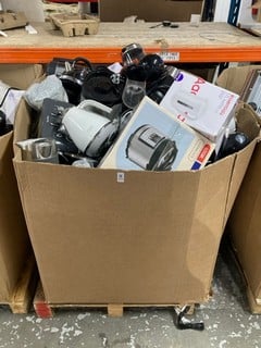 Lot 225  
            Nottingham SR1 - Delivery or Collection 

                
PALLET OF KITCHEN APPLIANCES