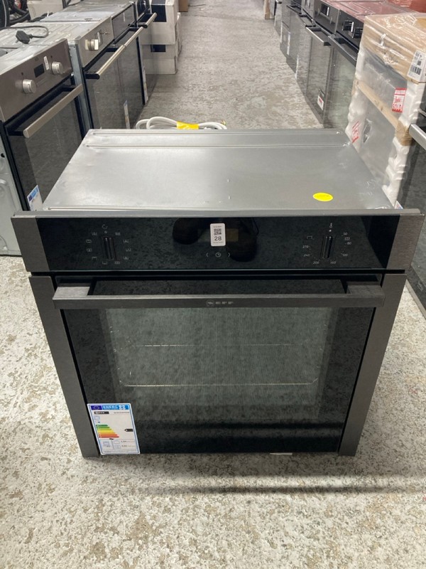 Lot 28  
            Nottingham SR1 - Delivery or Collection 

                
NEFF BUILT IN SINGLE OVEN - MODEL. B54CR71G0B - ORIGINAL RRP.£999 (EX-DISPLAY)