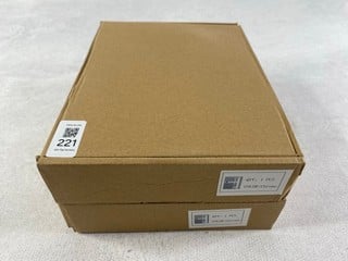 Lot 221  
            Nottingham Prem - Delivery Only 

                
2 X BATHROOM/ KITCHEN SINK MIXER TAP FAUCET