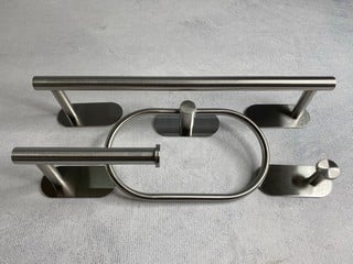 Lot 225  
            Nottingham Prem - Delivery Only 

                
3 X CHROME TOILET ROLL HOLDER