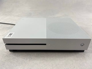 Lot 23  
            Nottingham Prem - Delivery Only 

                
MICROSOFT XBOX ONE S (1TB) GAME CONSOLE. (WITH BOX NO CONTROLLER) [JPTN47583]