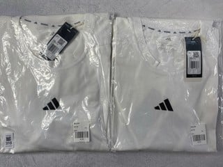 Lot 318  
            Nottingham Prem - Delivery Only 

                
2 X ADIDAS T SHIRT UK SIZE 2XL