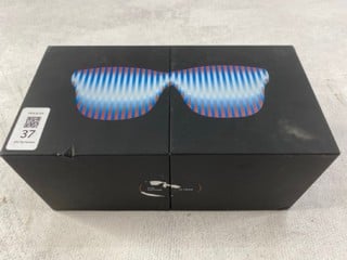 Lot 37  
            Nottingham Prem - Delivery Only 

                
VITURE PRO XR GLASSES: MODEL NO V1241 (WITH BOX & CABLE) [JPTN47610]